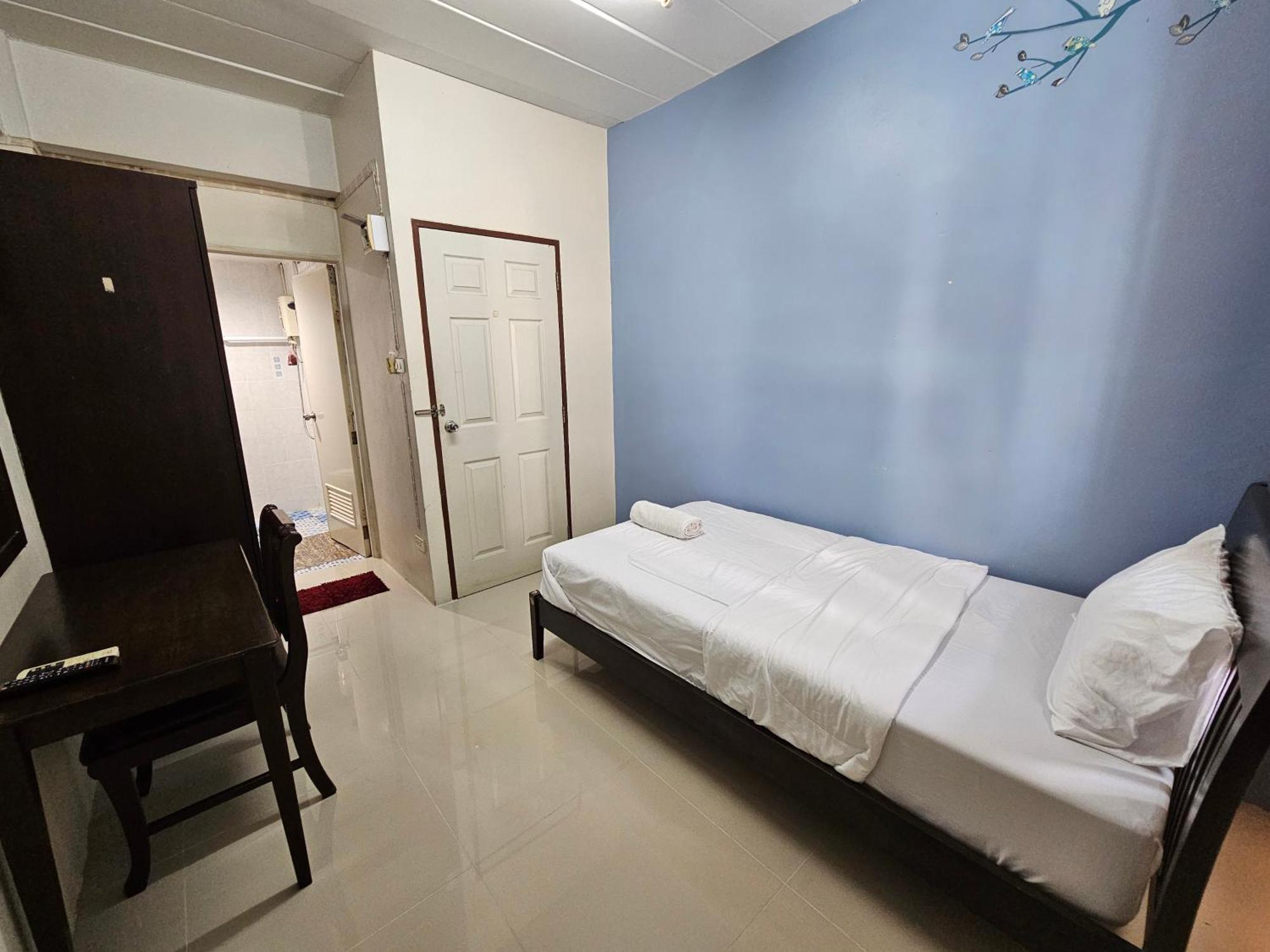 Si Fah At Bangsaen Hotel Ban Rong Khoei 外观 照片